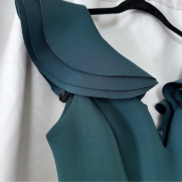 Betsy and Adam Shoulder Ruffle Sheath Scuba Dress in Green size 4 - Picture 5 of 15